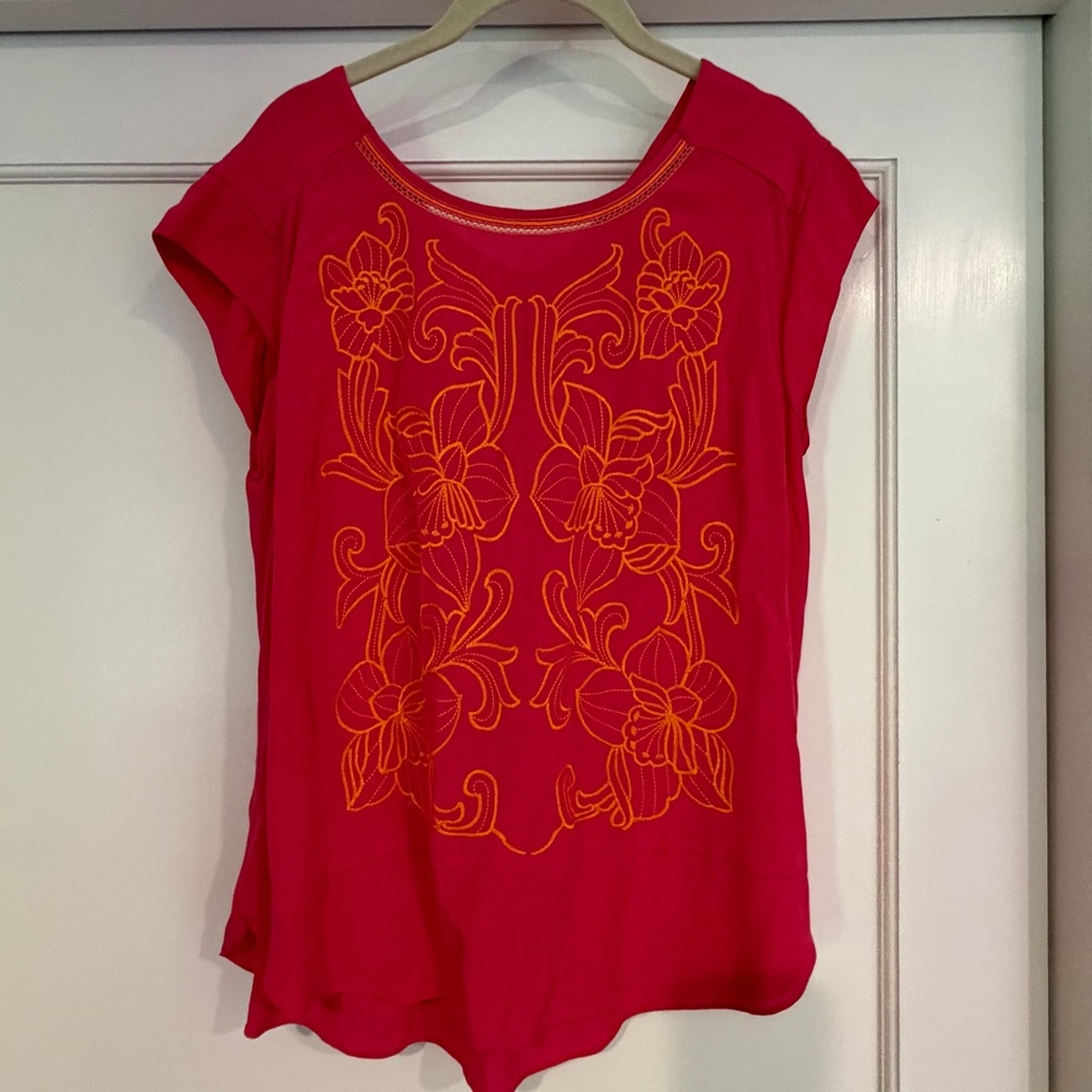 Maeve fuchsia pink Floral Embroidered short sleeved blouse